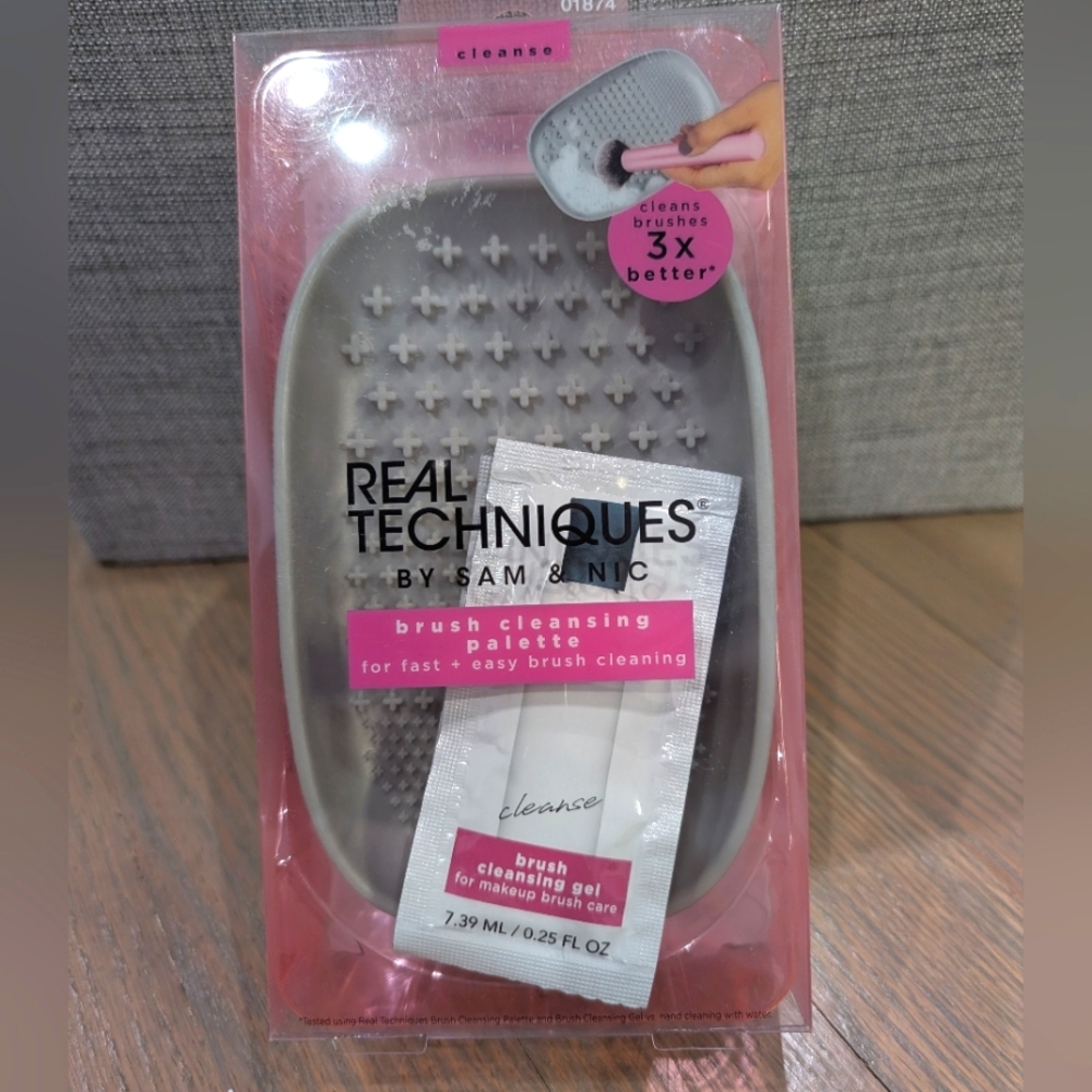 Real Techniques Brush Cleansing Palette